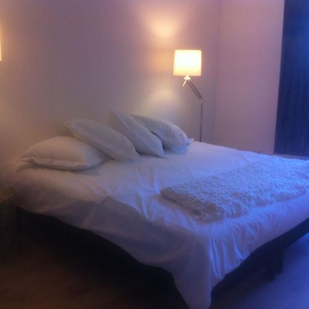 La Maison Rouge D'Uzes B&B מראה חיצוני תמונה