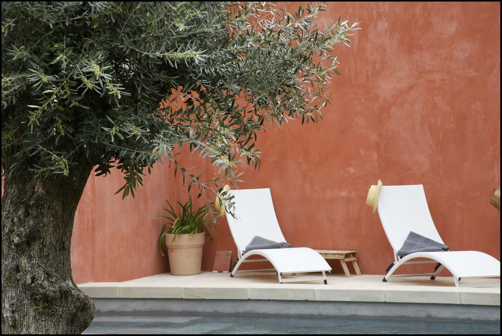 La Maison Rouge D'Uzes B&B מראה חיצוני תמונה
