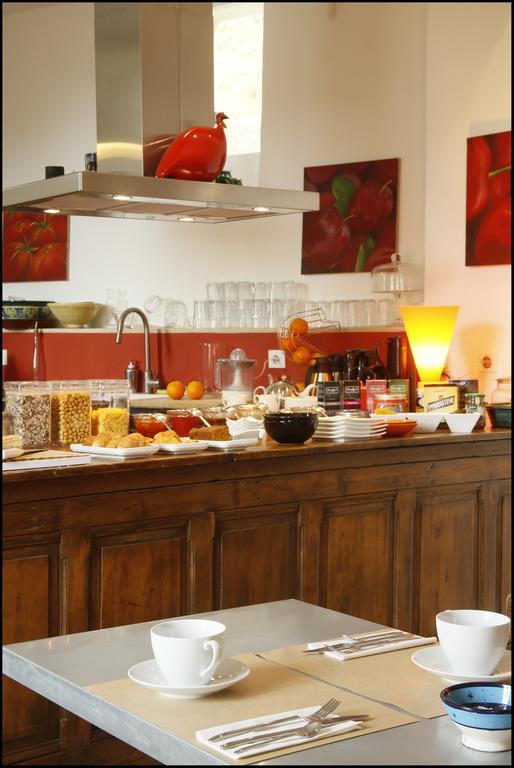 La Maison Rouge D'Uzes B&B מראה חיצוני תמונה