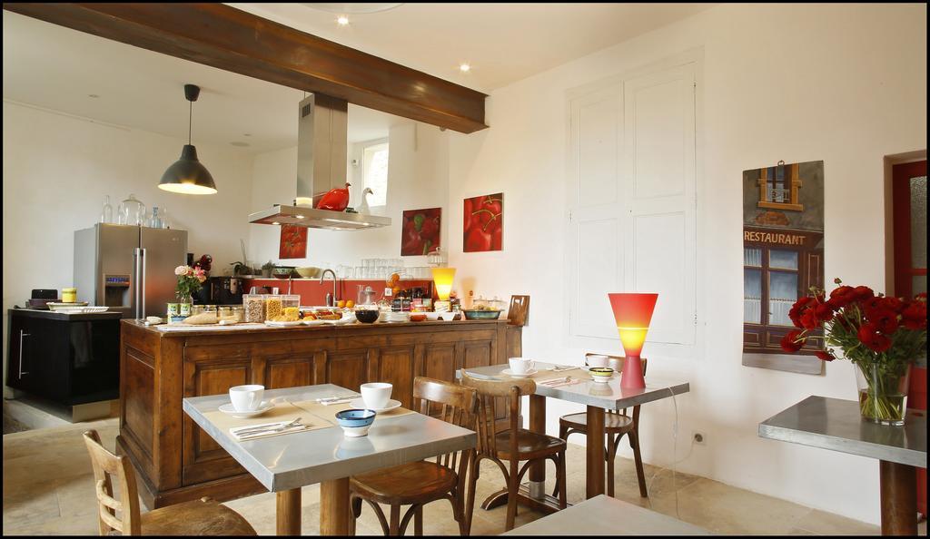 La Maison Rouge D'Uzes B&B מראה חיצוני תמונה