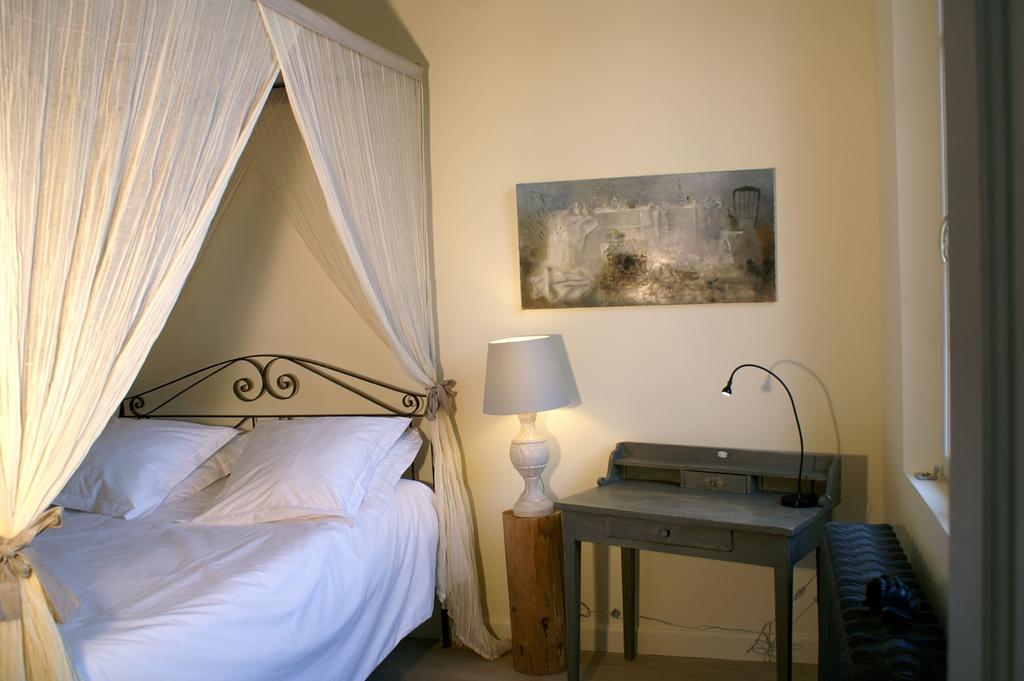 La Maison Rouge D'Uzes B&B מראה חיצוני תמונה